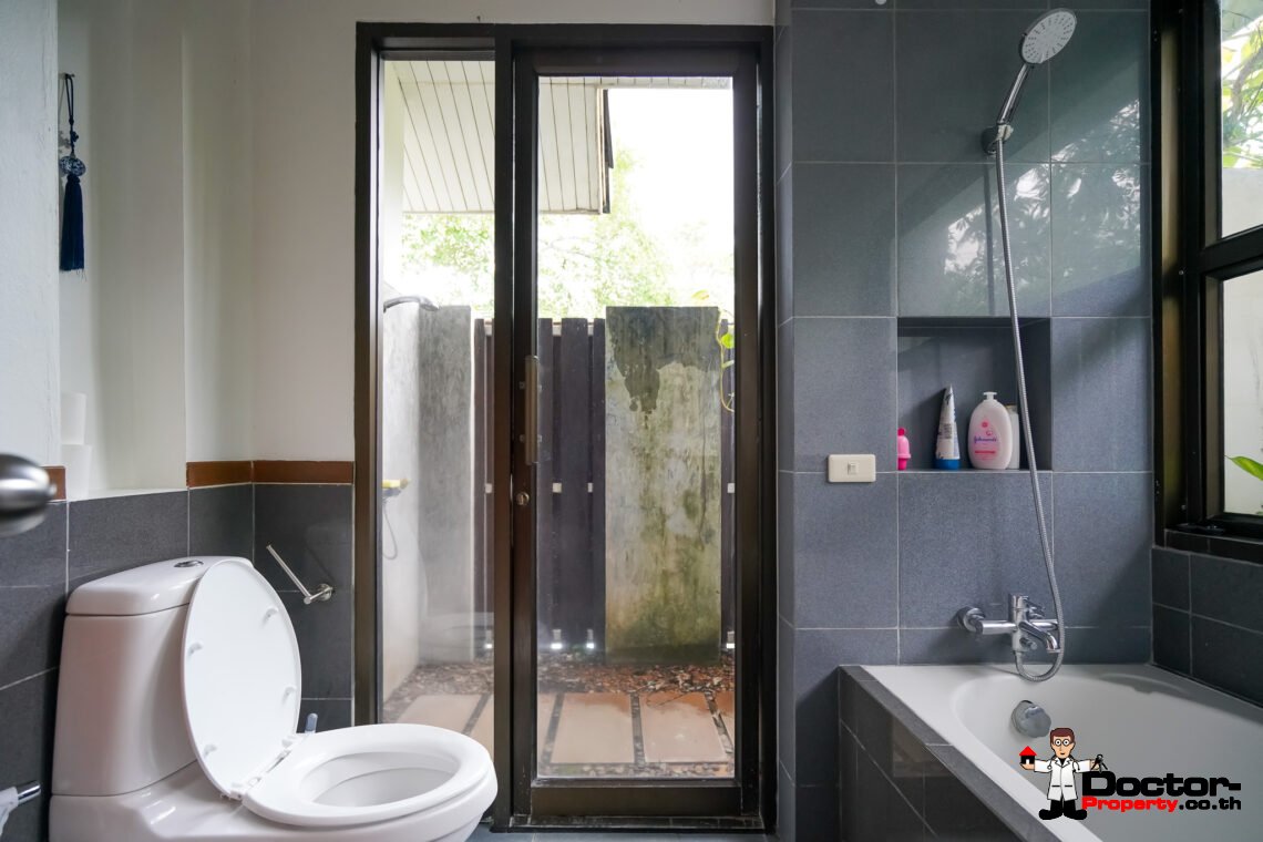 3 Bedroom Villa with Spacious Garden in Mae Nam, Koh Samui – For Sale