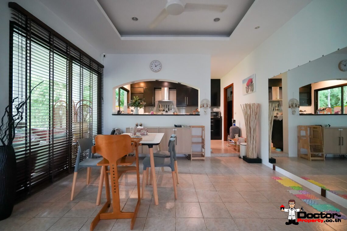 3 Bedroom Villa with Spacious Garden in Mae Nam, Koh Samui – For Sale