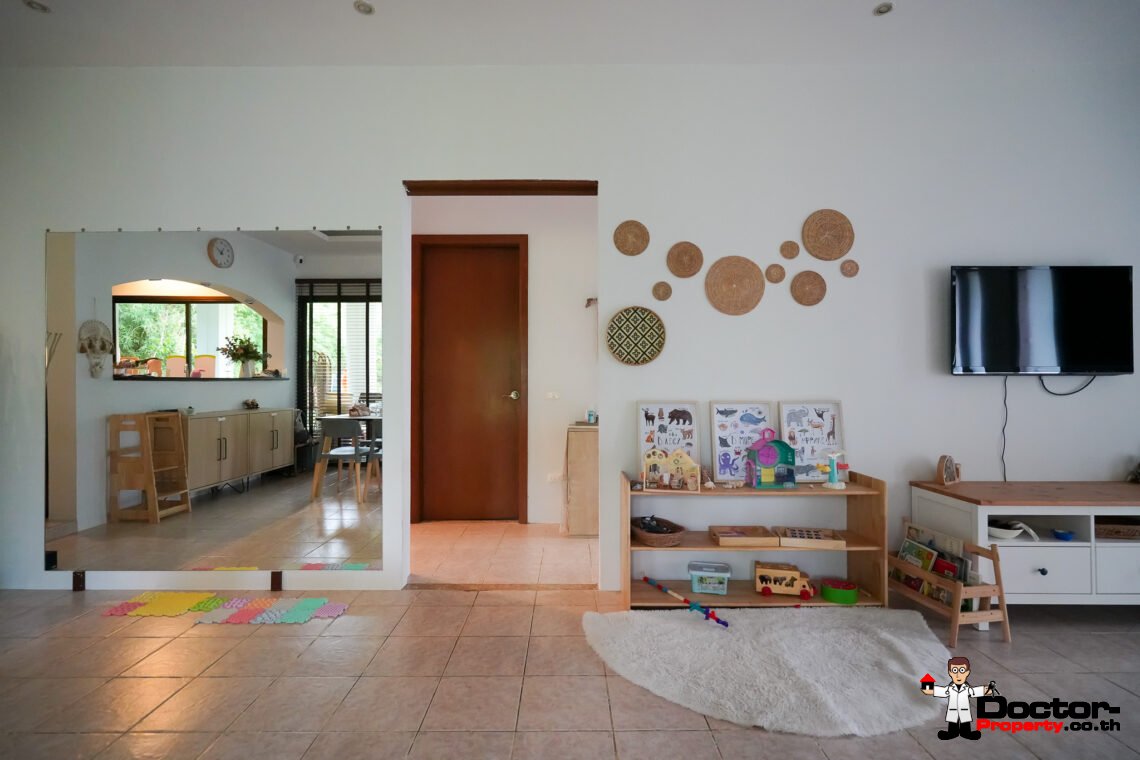 3 Bedroom Villa with Spacious Garden in Mae Nam, Koh Samui – For Sale