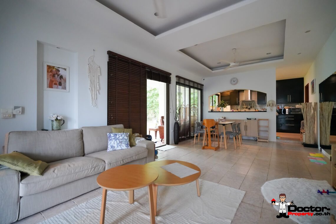 3 Bedroom Villa with Spacious Garden in Mae Nam, Koh Samui – For Sale