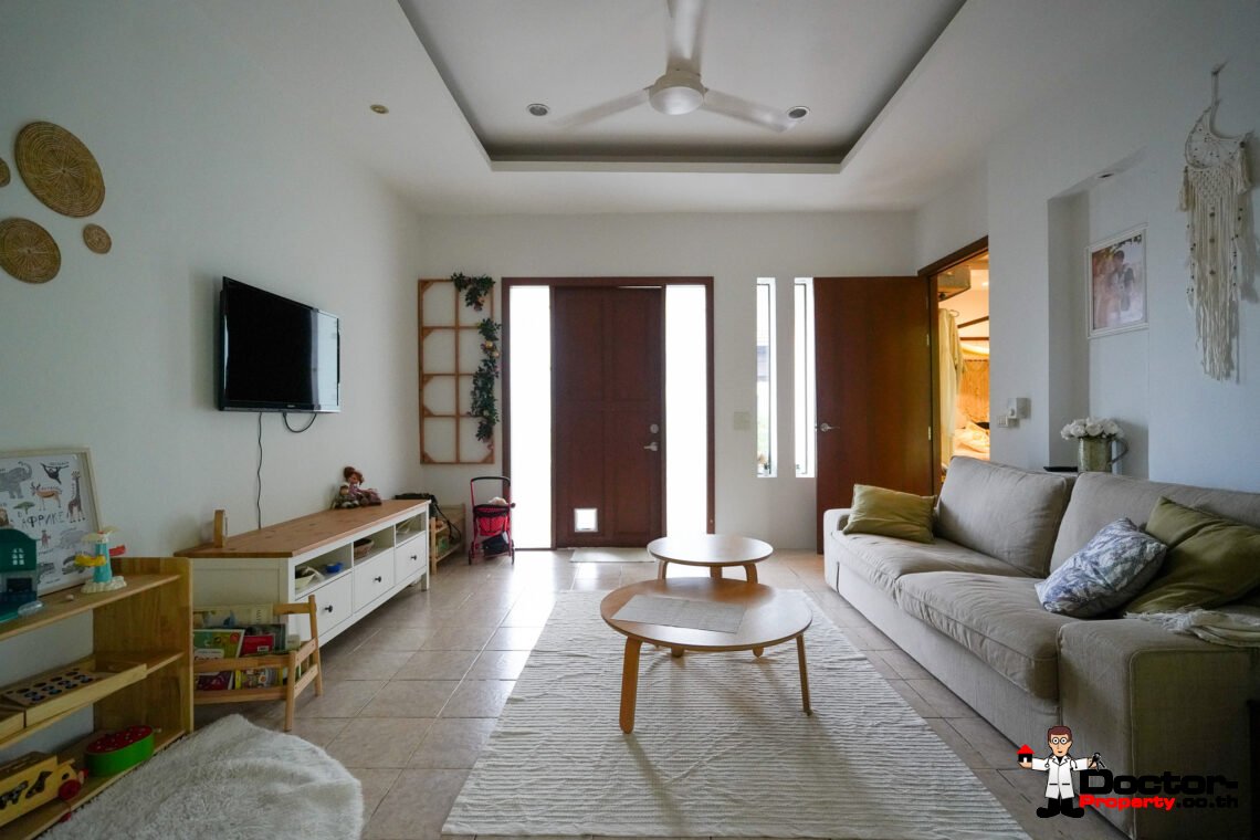 3 Bedroom Villa with Spacious Garden in Mae Nam, Koh Samui – For Sale