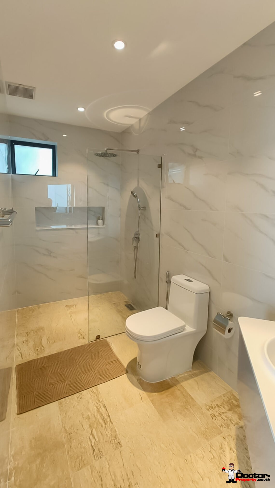 4 Bedroom Pool Villa with seaview for sale