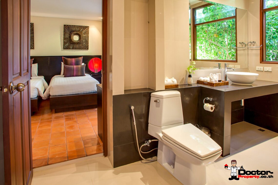 Luxurious 5 Bedroom Villa with Stunning Sea View in Cheong Mon, Koh Samui – For Sale