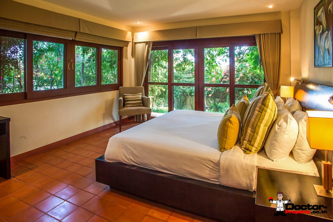 Luxurious 5 Bedroom Villa with Stunning Sea View in Cheong Mon, Koh Samui – For Sale