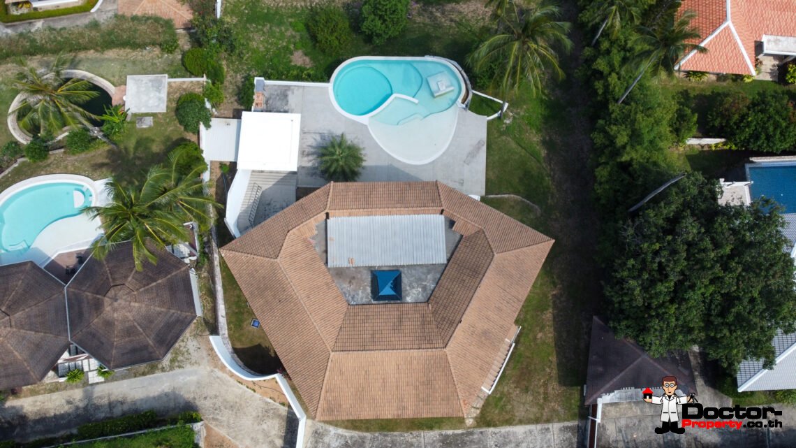 6 Bedroom Sea View Villa with Spacious Garden in Bang Rak, Koh Samui – For Sale