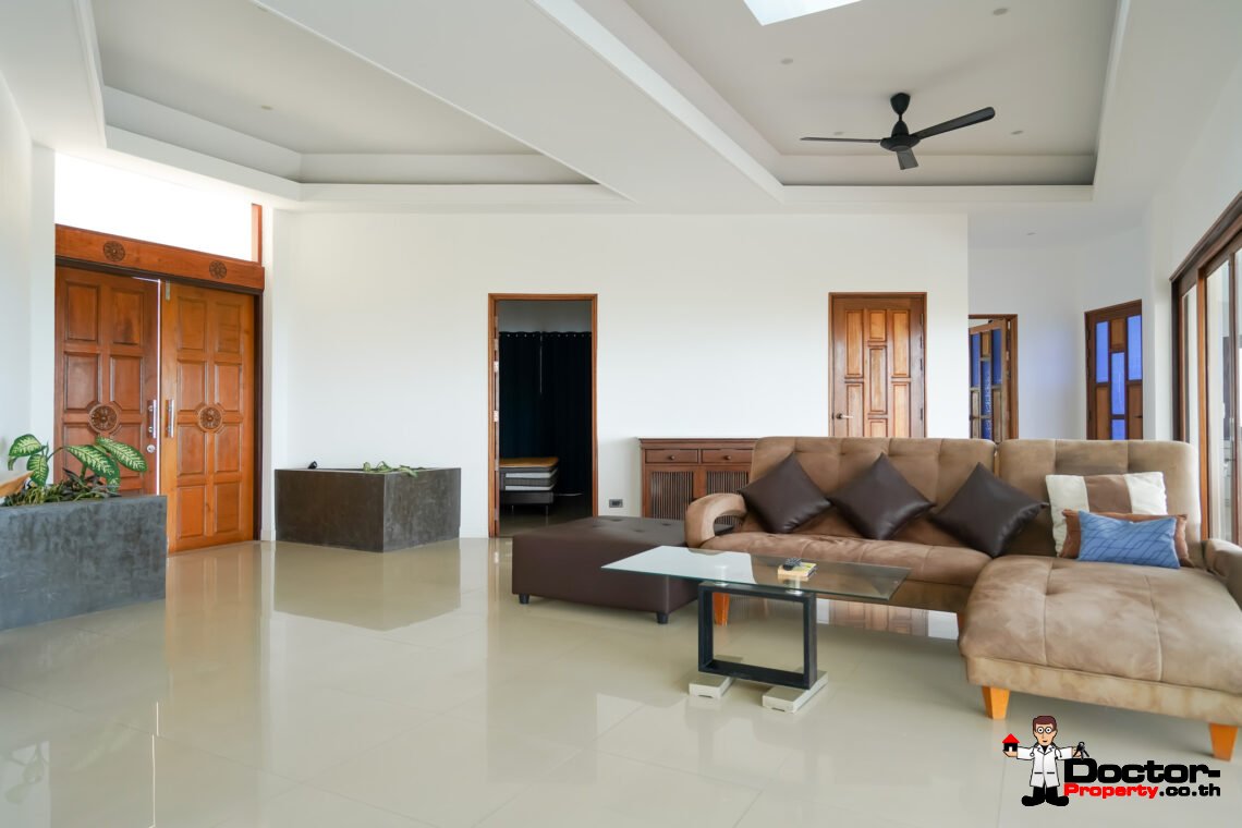6 Bedroom Sea View Villa with Spacious Garden in Bang Rak, Koh Samui – For Sale
