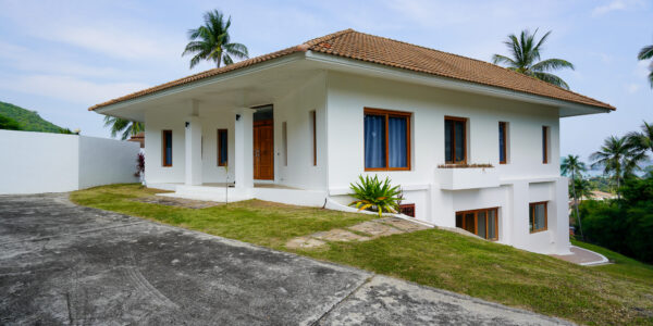 6 Bedroom Sea View Villa with Spacious Garden in Bang Rak, Koh Samui – For Sale