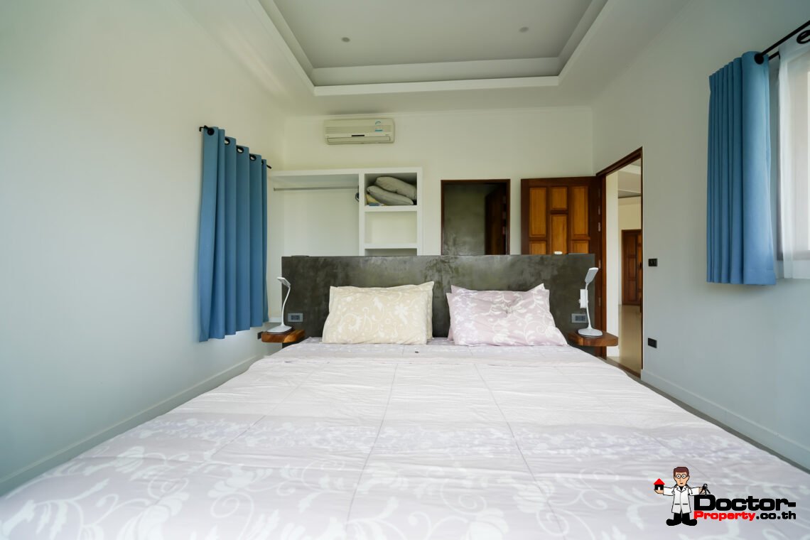 6 Bedroom Sea View Villa with Spacious Garden in Bang Rak, Koh Samui – For Sale
