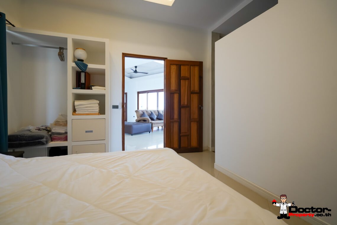 6 Bedroom Sea View Villa with Spacious Garden in Bang Rak, Koh Samui – For Sale