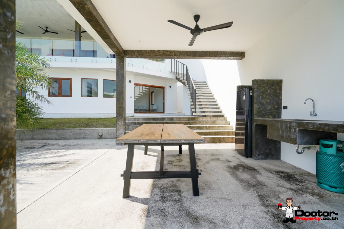 6 Bedroom Sea View Villa with Spacious Garden in Bang Rak, Koh Samui – For Sale