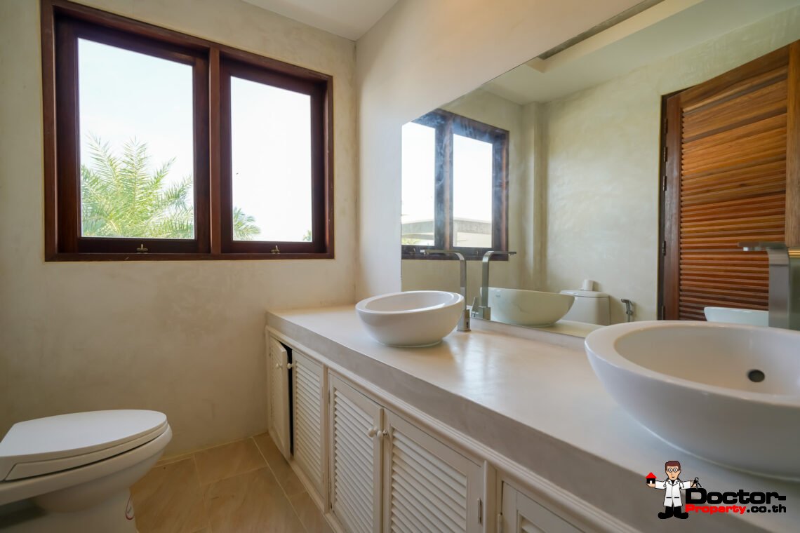 6 Bedroom Sea View Villa with Spacious Garden in Bang Rak, Koh Samui – For Sale