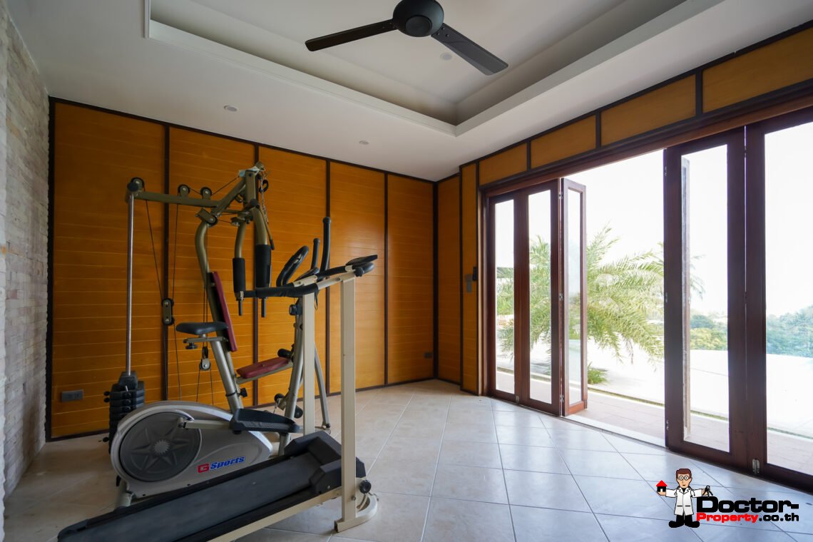 6 Bedroom Sea View Villa with Spacious Garden in Bang Rak, Koh Samui – For Sale