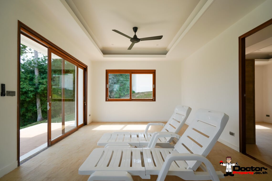 6 Bedroom Sea View Villa with Spacious Garden in Bang Rak, Koh Samui – For Sale