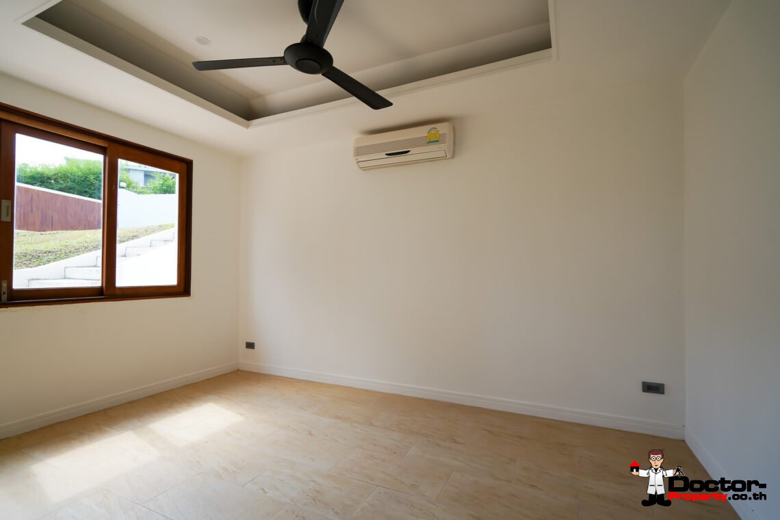 6 Bedroom Sea View Villa with Spacious Garden in Bang Rak, Koh Samui – For Sale