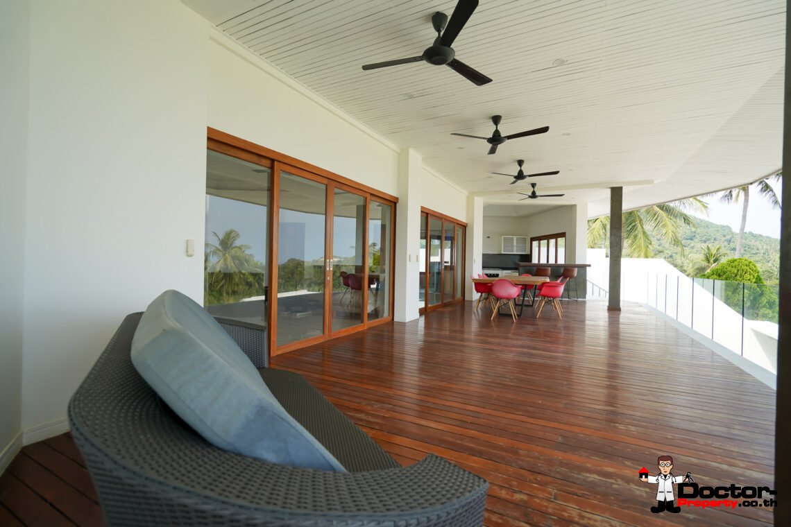 6 Bedroom Sea View Villa with Spacious Garden in Bang Rak, Koh Samui – For Sale