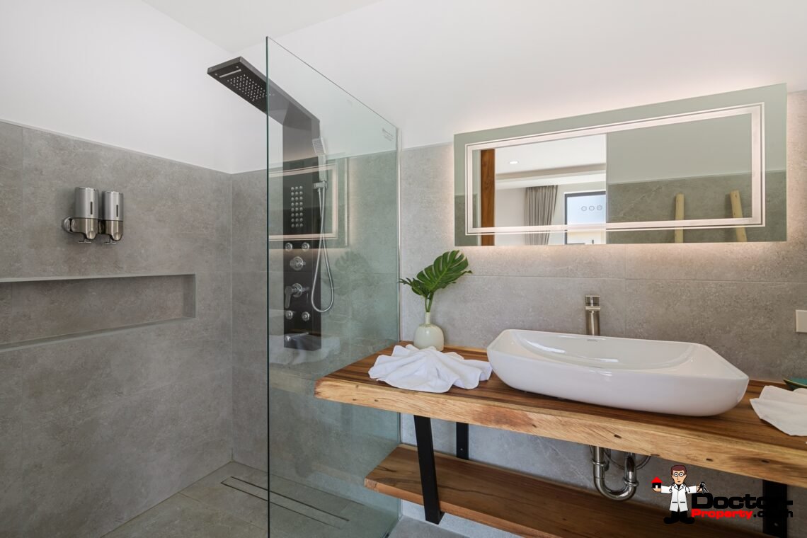 New 4 Bedroom Luxury Villa & Apartment in Chaweng Noi, Koh Samui – For Sale