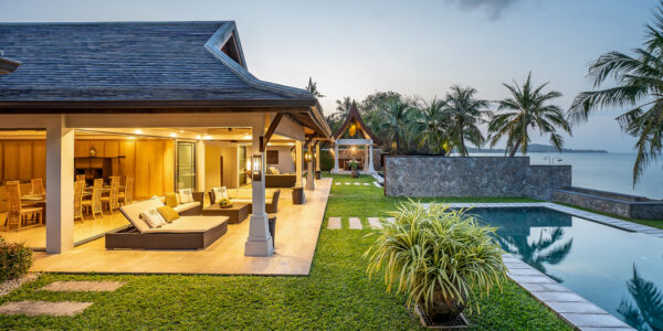 Sprawling Beachfront Twin Villa Residence in Mae Nam, Koh Samui – For Sale