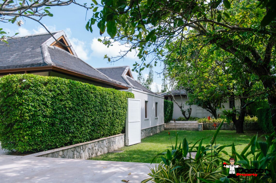 Sprawling Beachfront Twin Villa Residence in Mae Nam, Koh Samui – For Sale