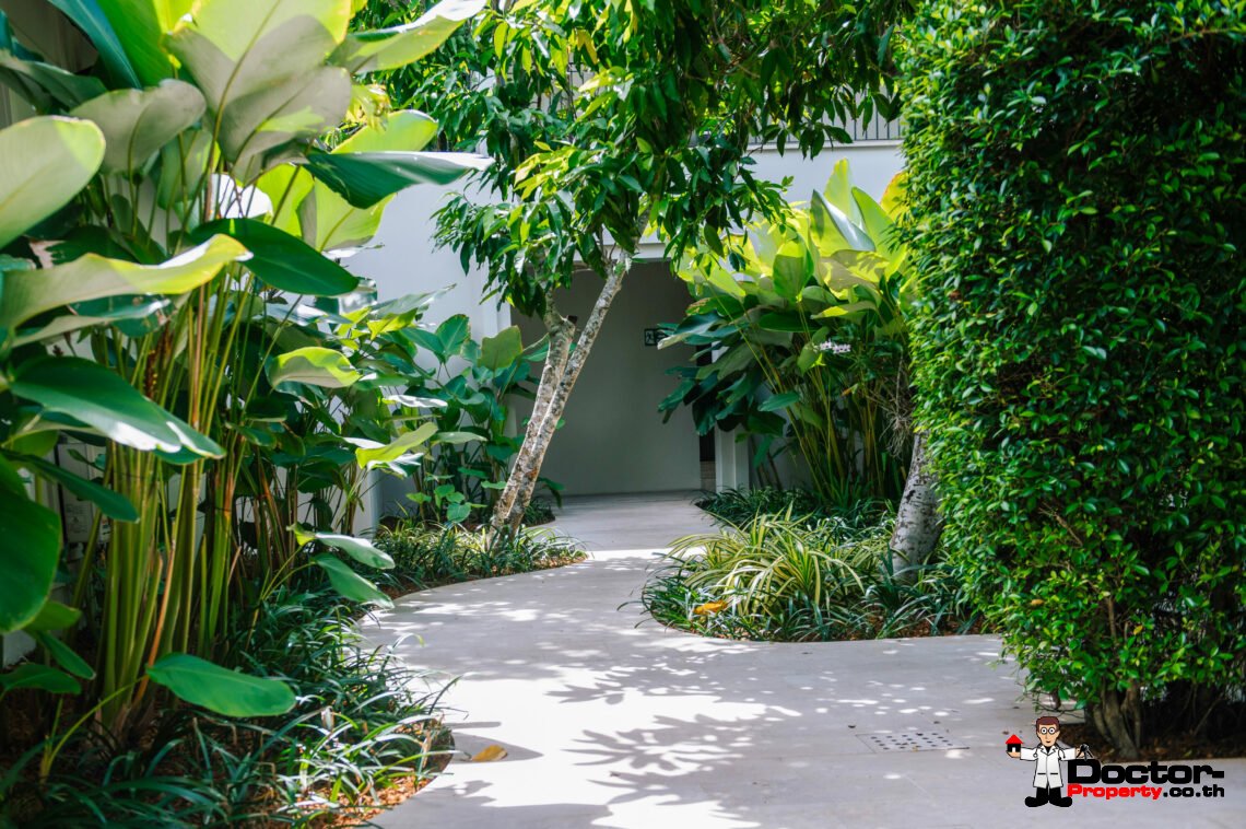 Sprawling Beachfront Twin Villa Residence in Mae Nam, Koh Samui – For Sale