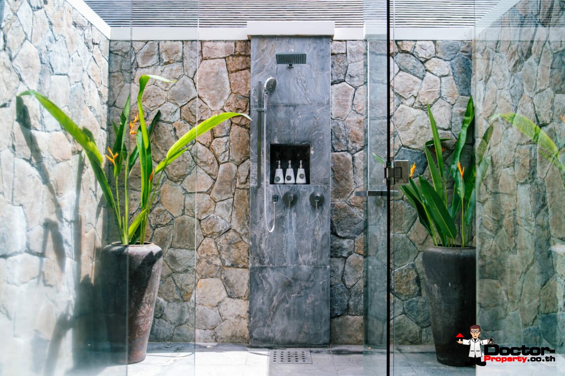 Sprawling Beachfront Twin Villa Residence in Mae Nam, Koh Samui – For Sale