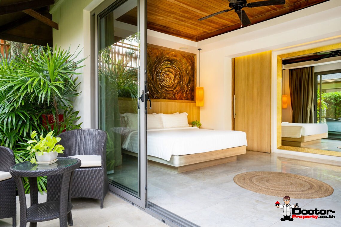 Sprawling Beachfront Twin Villa Residence in Mae Nam, Koh Samui – For Sale