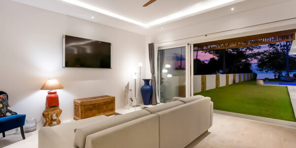 Beachfront 3 Bedroom Luxury Villa in Lipa Noi, Koh Samui – For Sale