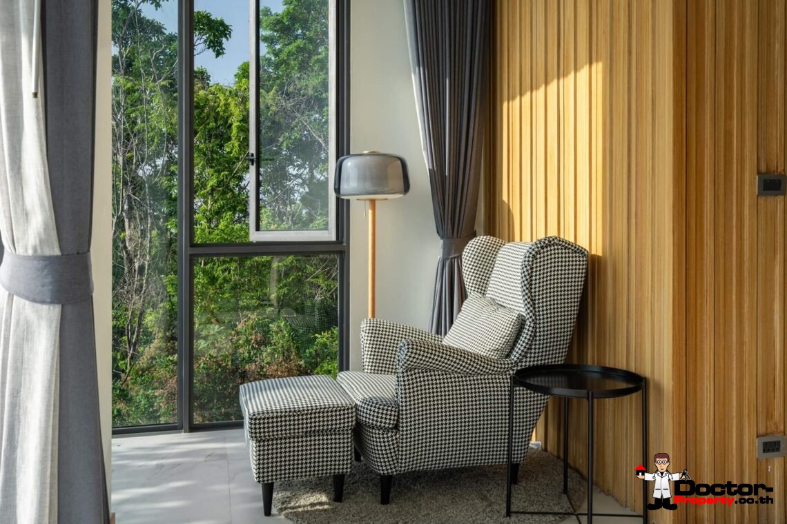 6 Bedroom Private Pool Villa with Sea View in Laem Yai, Koh Samui – For Sale