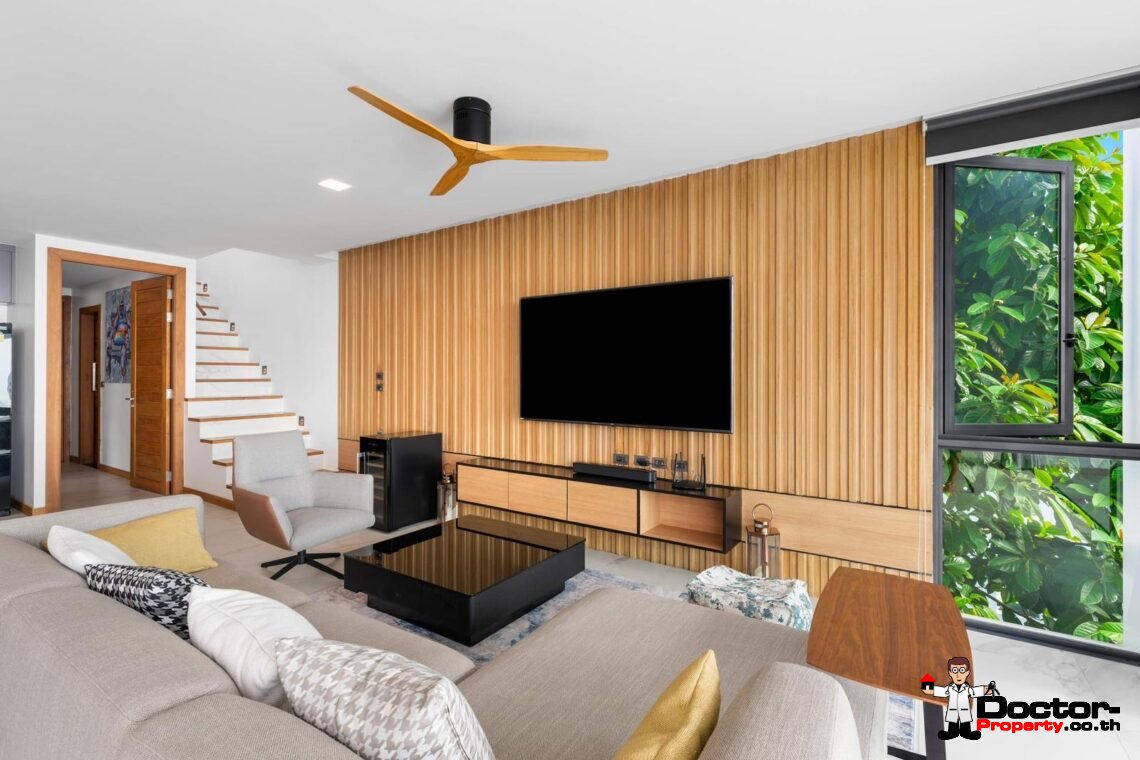 6 Bedroom Private Pool Villa with Sea View in Laem Yai, Koh Samui – For Sale