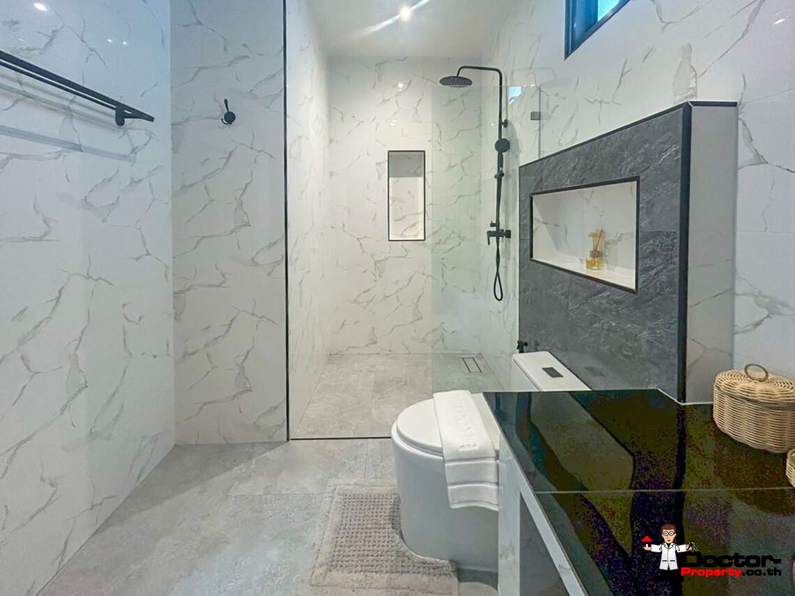 Tropical 3 Bedroom Private Pool Villa in Lamai, Koh Samui – For Sale