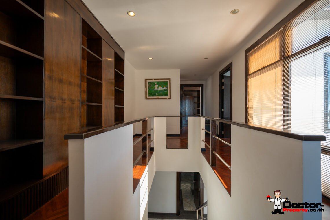 5 Bedroom Seaview Pool Villa in Bang Por, Koh Samui – For Sale