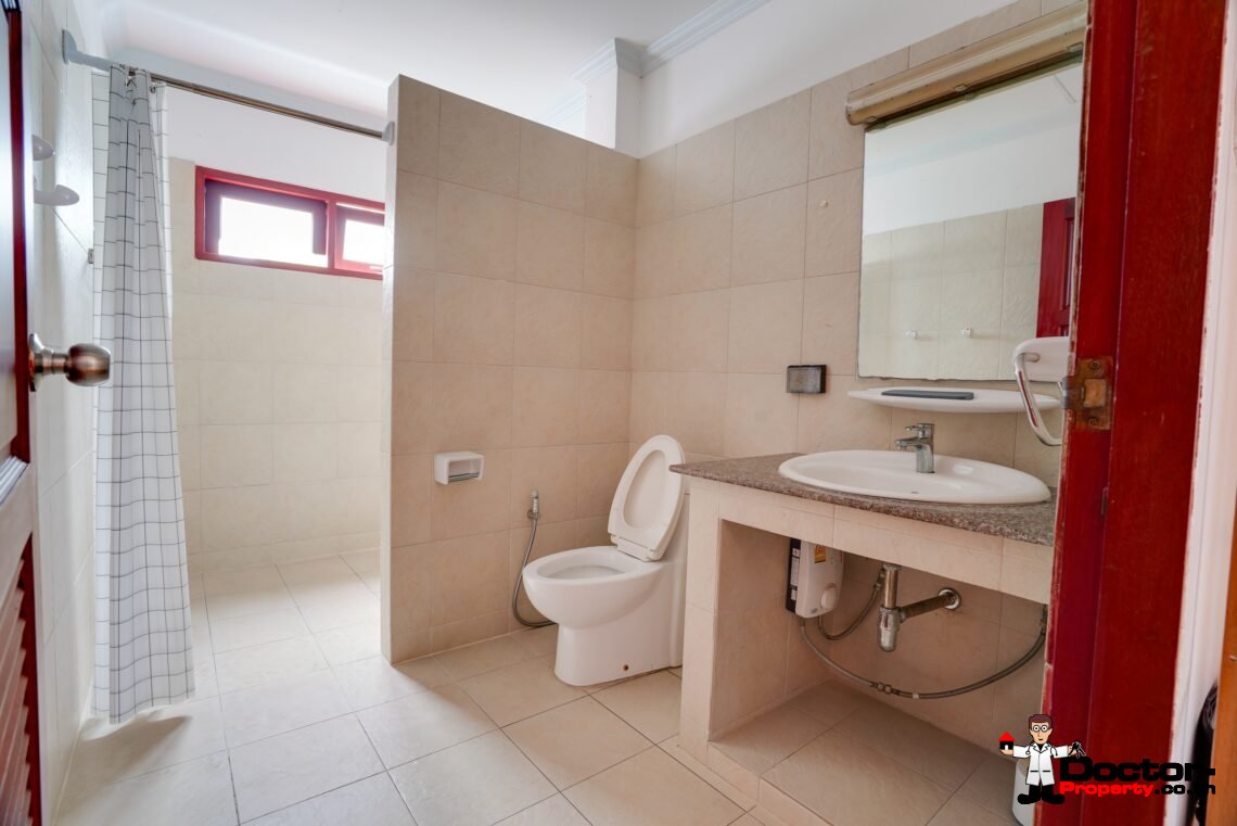 5 Bedroom Villa with Pool near Big Buddha, Koh Samui – For Sale