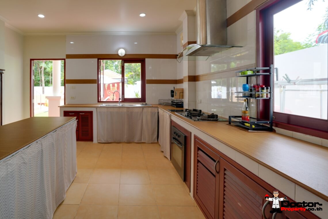 5 Bedroom Villa with Pool near Big Buddha, Koh Samui – For Sale
