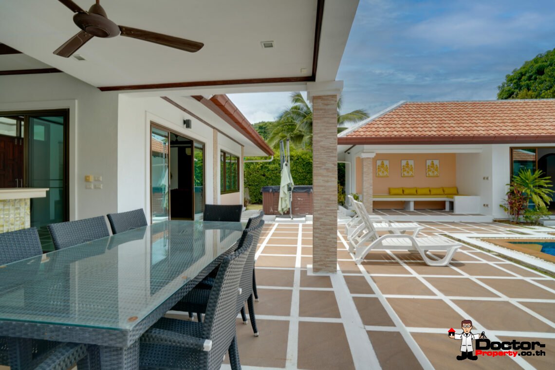 3-4 Bedroom Garden Villa in Bang Rak, Koh Samui – For Sale