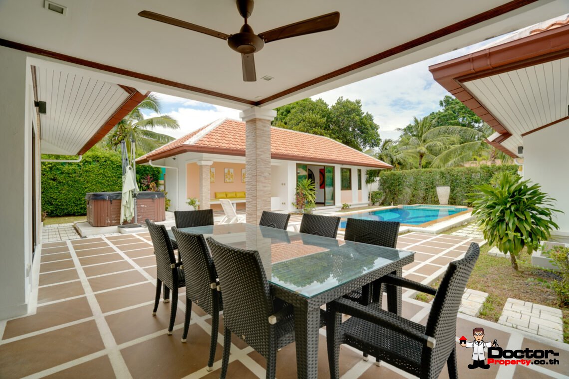 3-4 Bedroom Garden Villa in Bang Rak, Koh Samui – For Sale