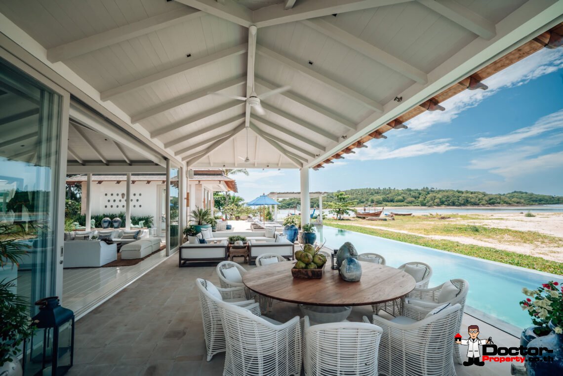 Luxury 4-Bedroom Beachfront Villa with Private Pool on Chaweng Beach, Koh Samui