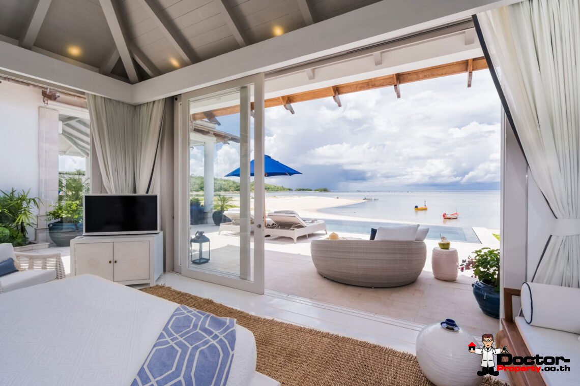 Luxury 4-Bedroom Beachfront Villa with Private Pool on Chaweng Beach, Koh Samui