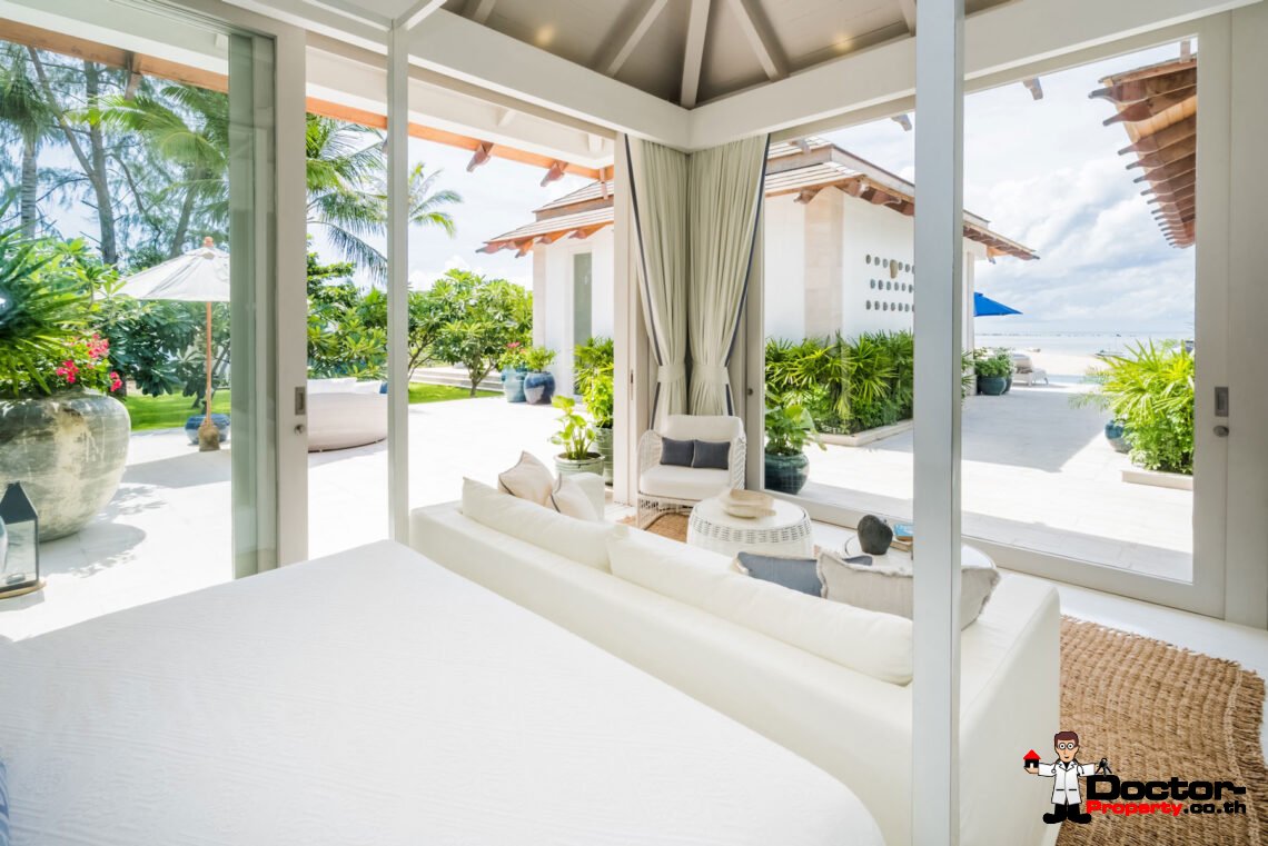 Luxury 4-Bedroom Beachfront Villa with Private Pool on Chaweng Beach, Koh Samui