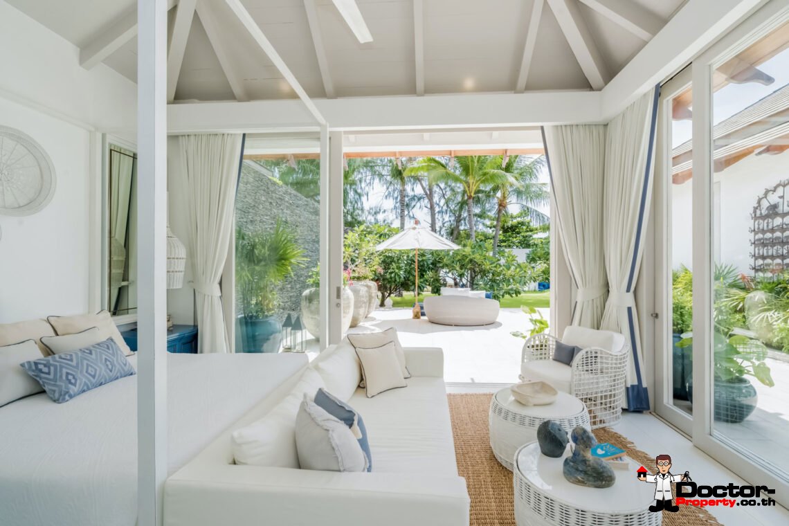Luxury 4-Bedroom Beachfront Villa with Private Pool on Chaweng Beach, Koh Samui