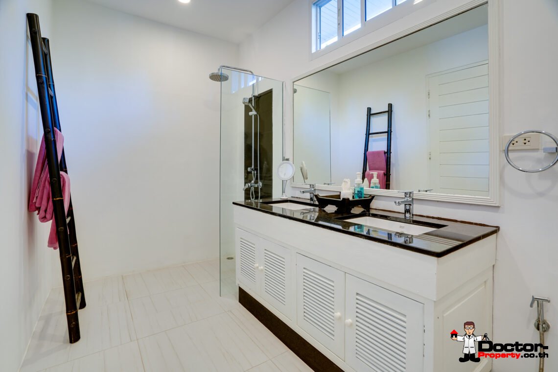 Refurbished 3 Bedroom Garden Villa with Pool in Mae Nam, Koh Samui