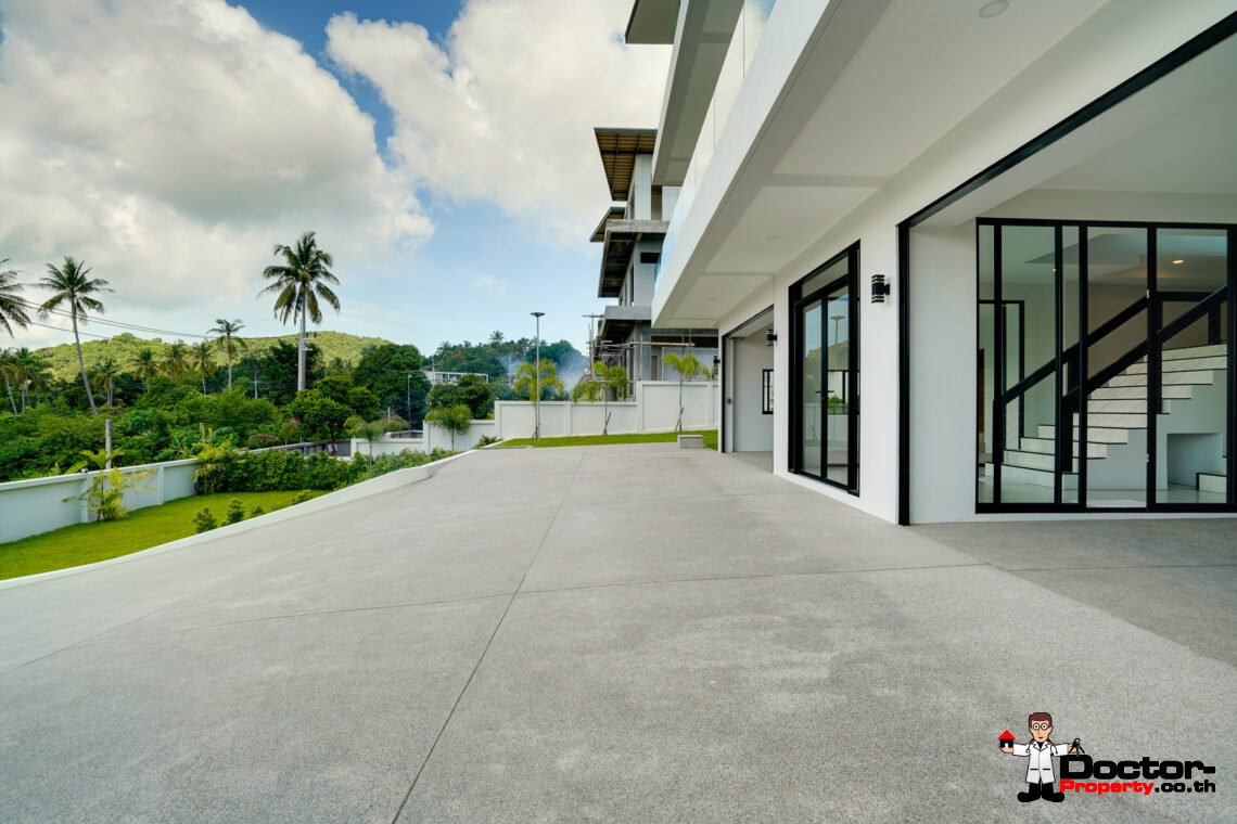 Stunning 5-Bedroom Villa in Bangrak, Koh Samui – A Panoramic Paradise of Luxury & Privacy