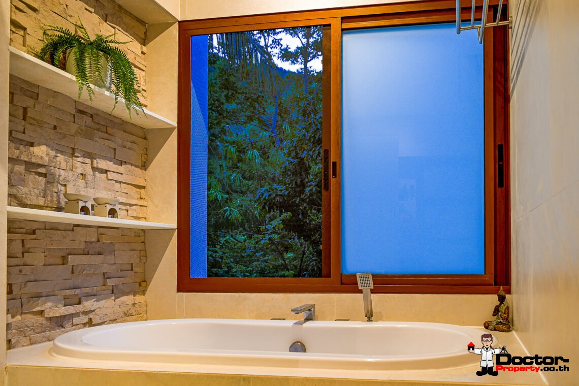 Modern 4 Bedroom Sea View Villa with Spacious area in Chaweng, Koh Samui – For Sale