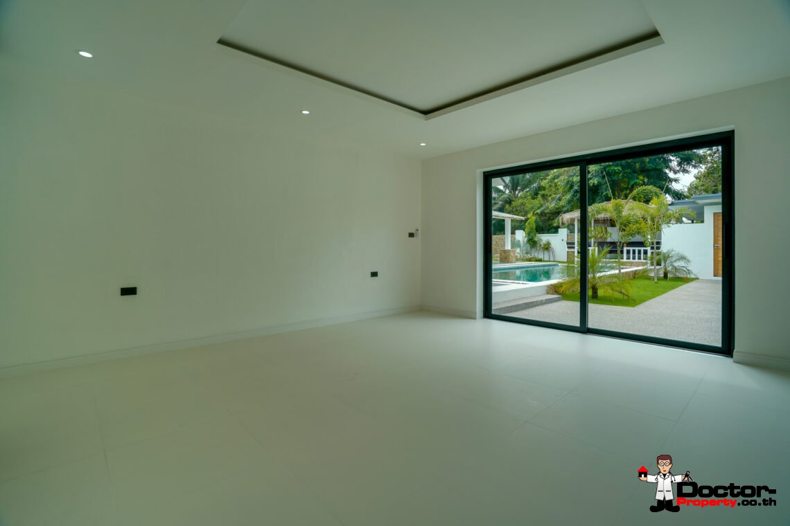 4 Bedroom Pool Villa with Spacious Area in Bang Rak, Koh Samui – For Sale