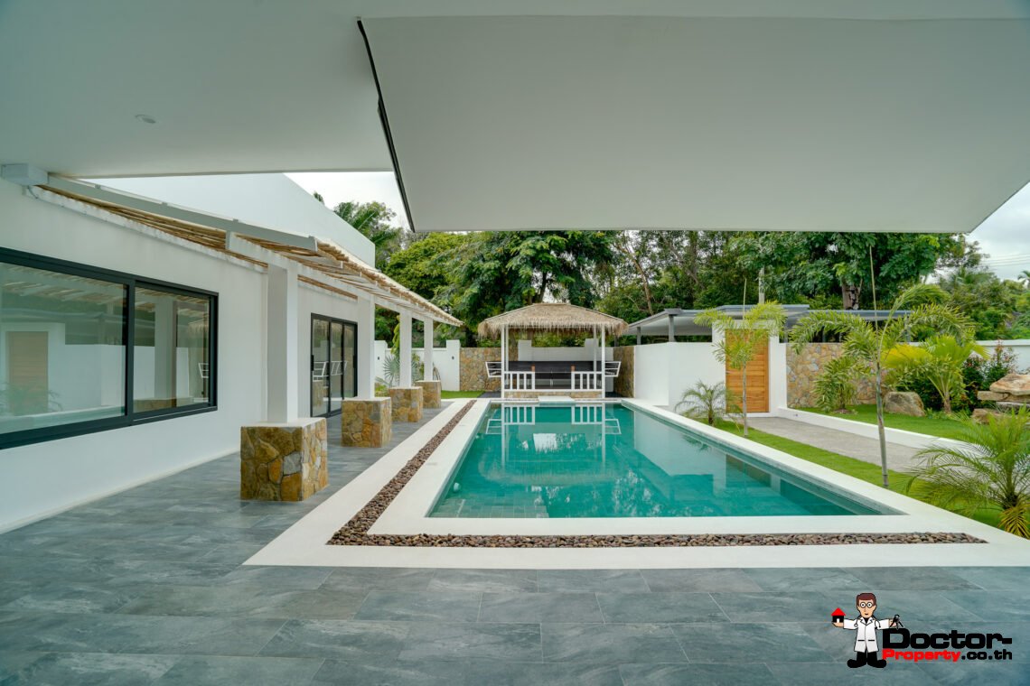 4 Bedroom Pool Villa with Spacious Area in Bang Rak, Koh Samui – For Sale