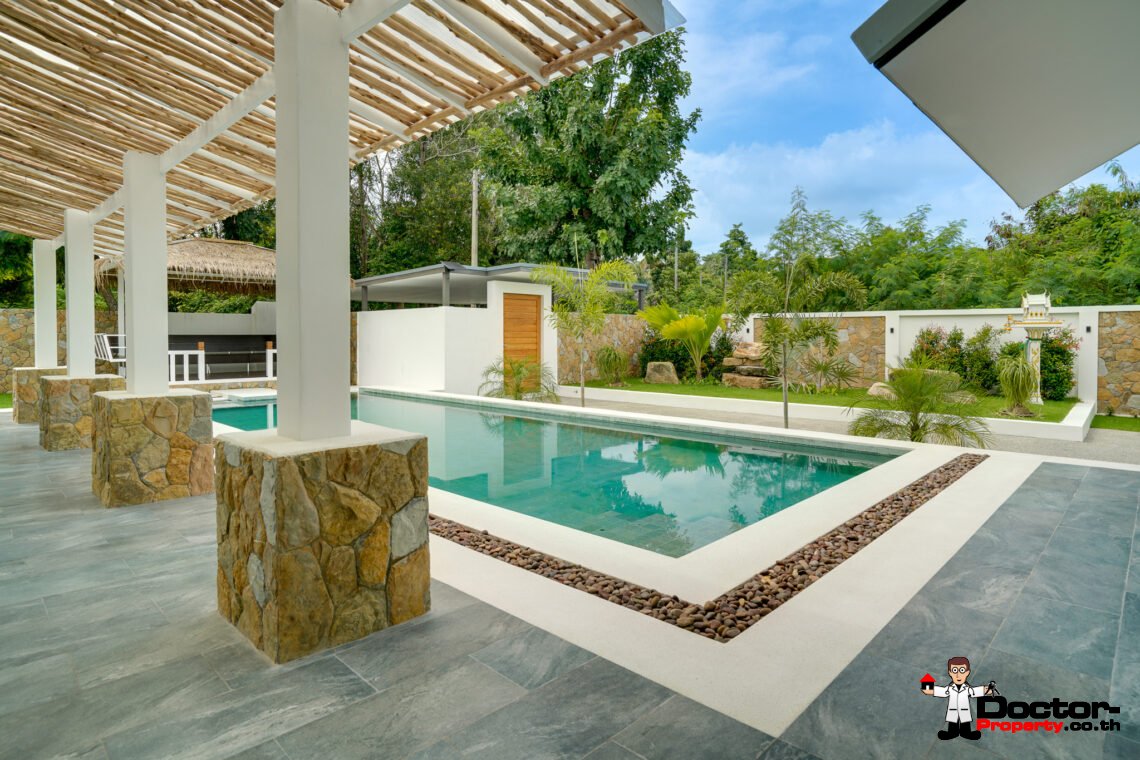 4 Bedroom Pool Villa with Spacious Area in Bang Rak, Koh Samui – For Sale