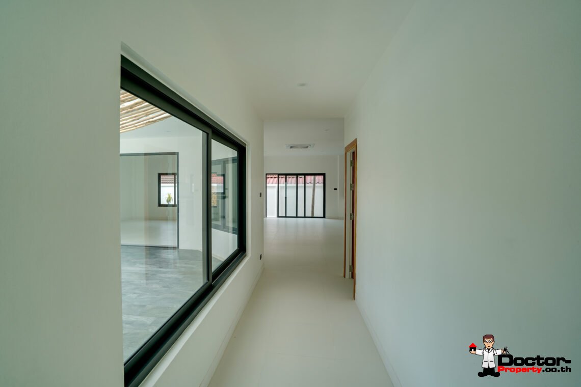 4 Bedroom Pool Villa with Spacious Area in Bang Rak, Koh Samui – For Sale