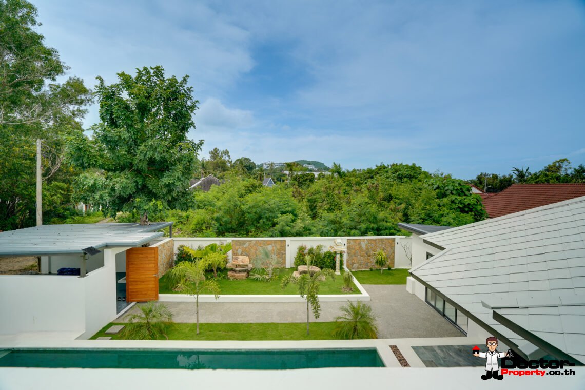 4 Bedroom Pool Villa with Spacious Area in Bang Rak, Koh Samui – For Sale