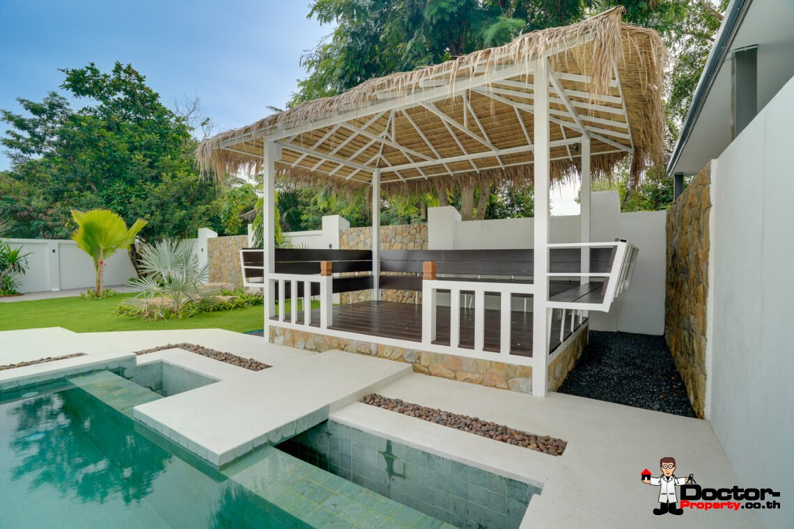 4 Bedroom Pool Villa with Spacious Area in Bang Rak, Koh Samui – For Sale