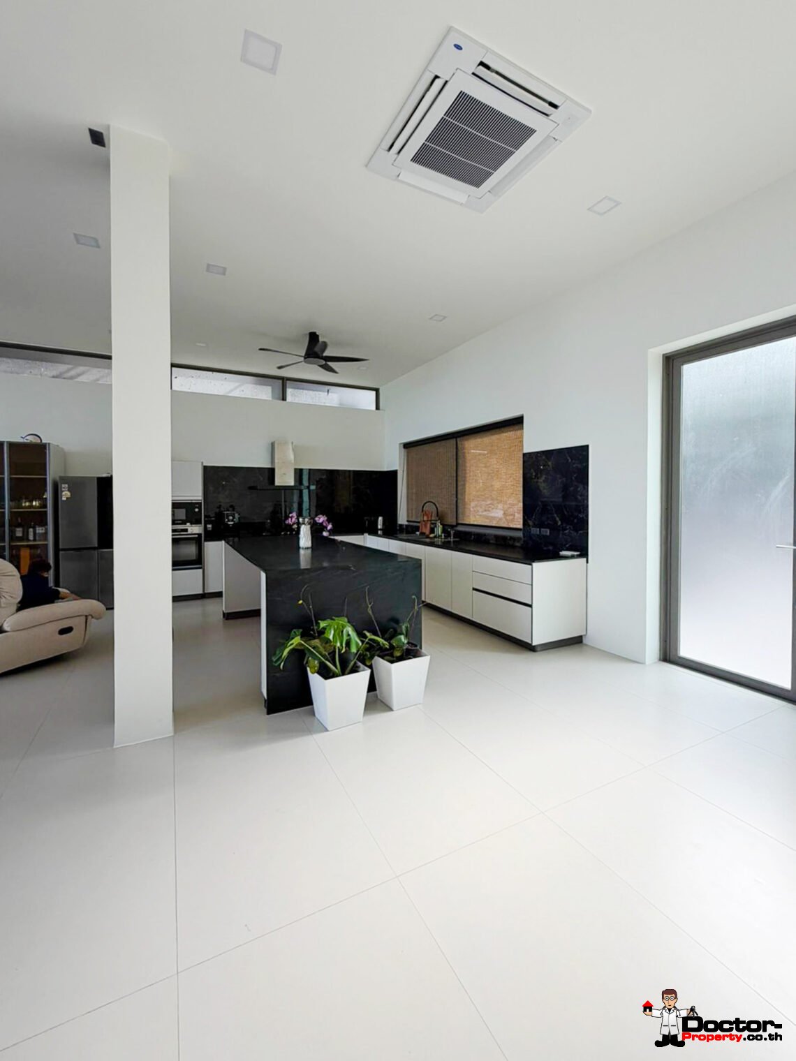 Luxury 4 Bedroom Pool Villa with Sea View in Chaweng, Koh Samui – For Sale