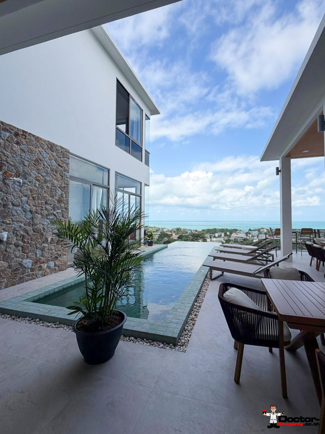 Luxury 4 Bedroom Pool Villa with Sea View in Chaweng, Koh Samui – For Sale