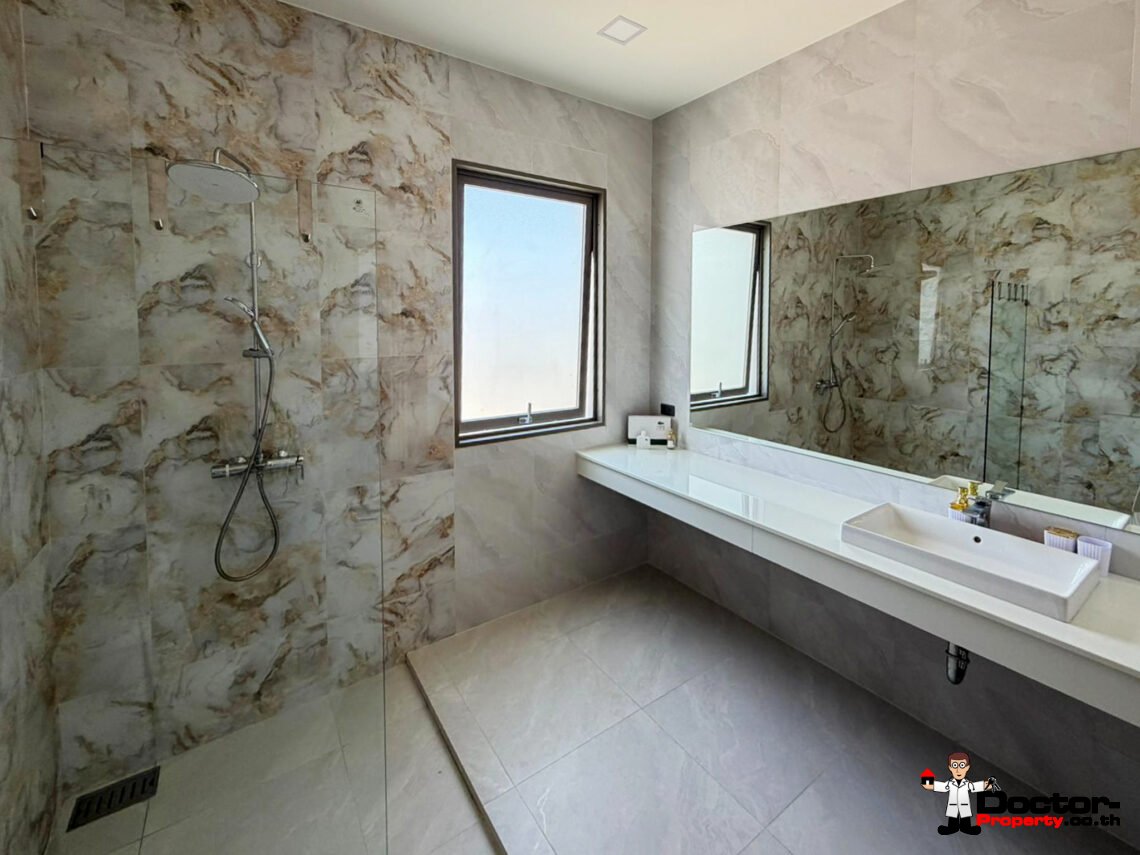 Luxury 4 Bedroom Pool Villa with Sea View in Chaweng, Koh Samui – For Sale